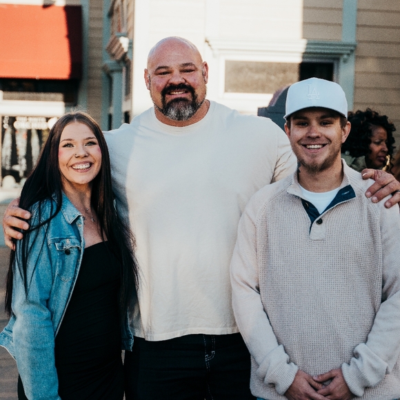 Meet your Posher, Emma - Picture 3 of 3